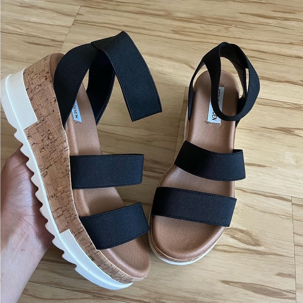 Steve Madden Platform sandals
